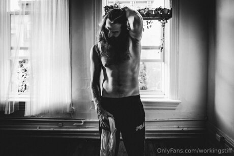 アジア人ニューハーフオンリーファンズ 無料 画像