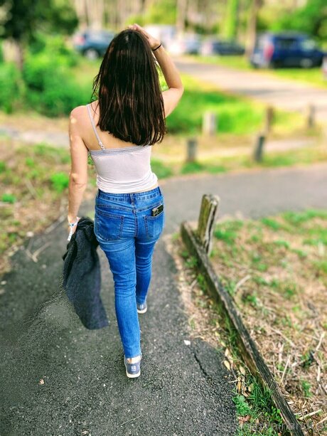 小柄な足オンリーファンズ トップ 写真