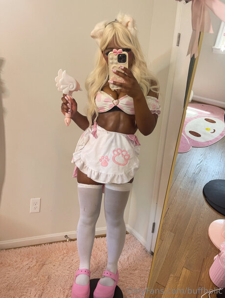 Buffholic 女優 写真