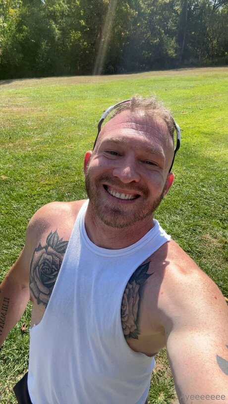 年配の熟女オンリーファンズ ポルノ 画像