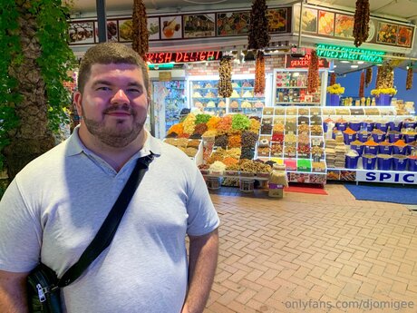 毛深いアジア人オンリーファンズ アートヌード 写真