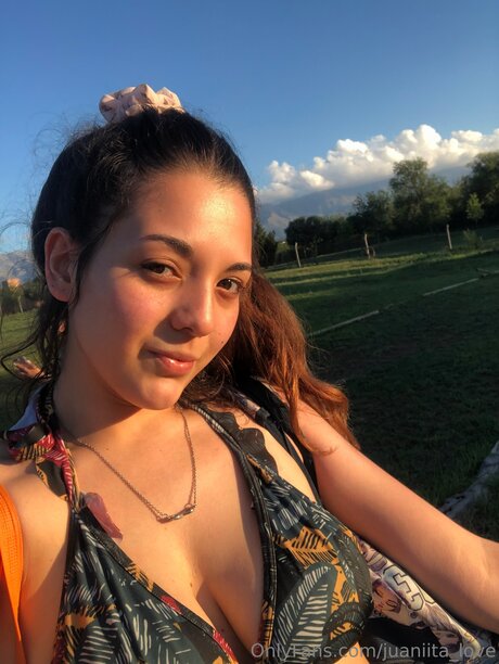 Juaniita Love 独占ポルノスター 写真