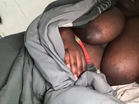 Cravelenaa ポルノスター 写真