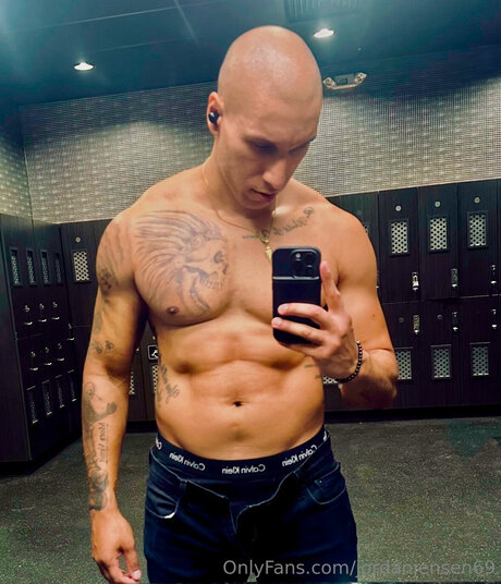 Jordanjensen69 ヌードモデル 写真