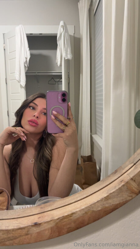 Iamgianna 美しいモデル 写真