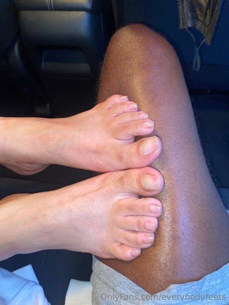 弁護士オンリーファンズ 可愛い 画像