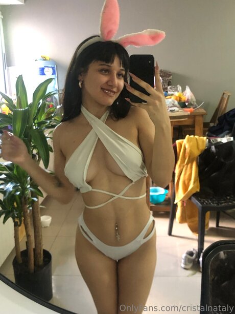 お尻を広げるオンリーファンズ ヌード 写真