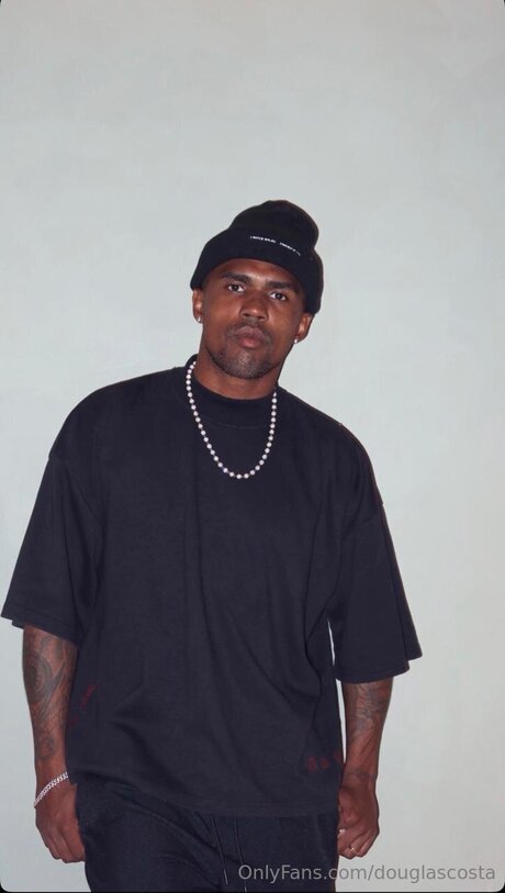 Douglascosta 独占女優 写真