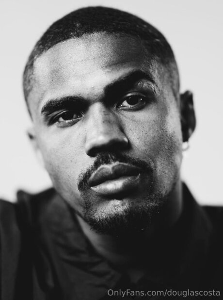 Douglascosta 裸のポルノスター ギャラリー