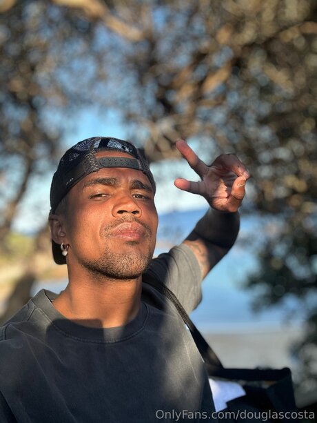 Douglascosta 美しいポルノスター 写真