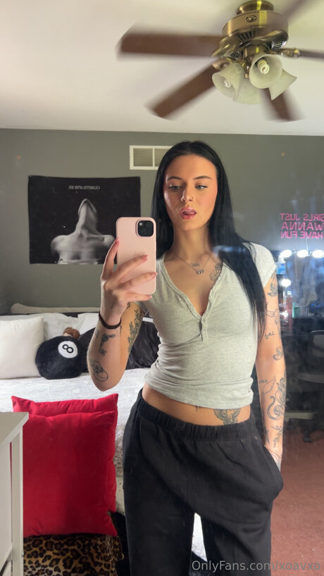 巨乳オナニーオンリーファンズ ホットセクシー 写真