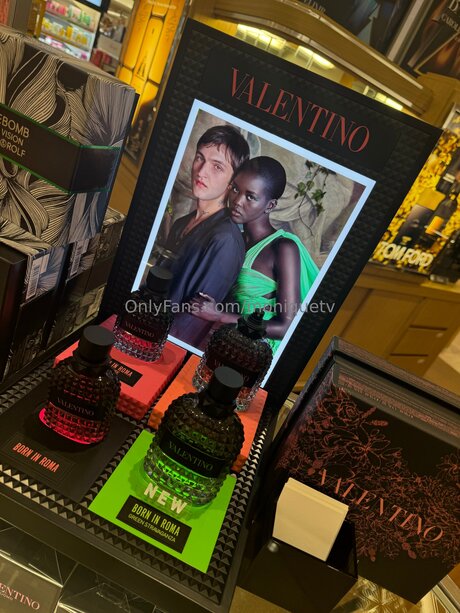 Kitty Katalina セクシーなポルノスター 画像