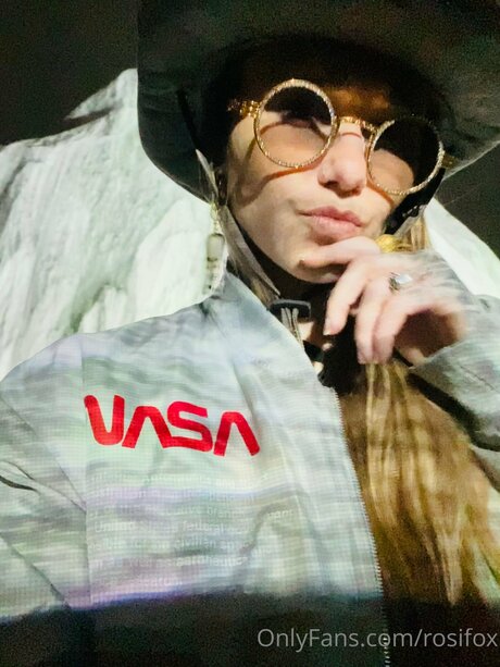 アナル乱交オンリーファンズ ポルノ 写真