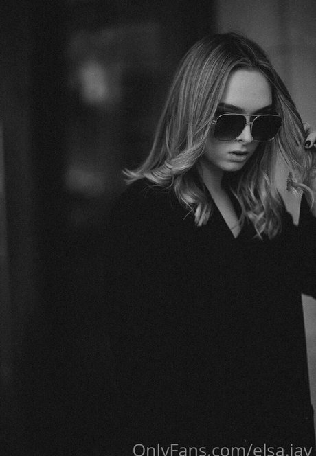 妊娠中のオンリーファンズ ホット裸 写真