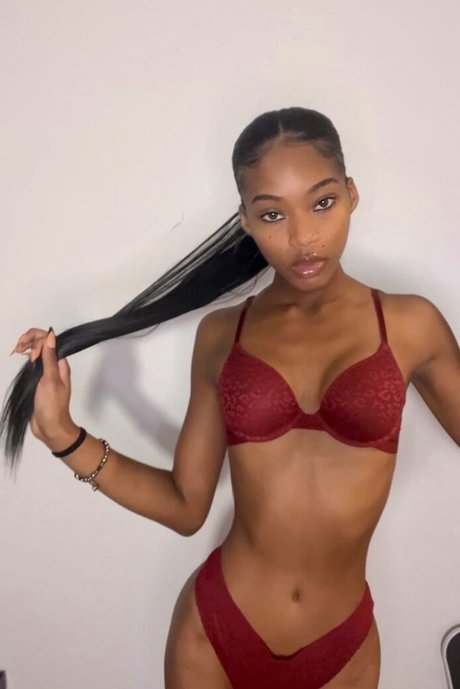 熟女アナルオンリーファンズ アート裸 画像