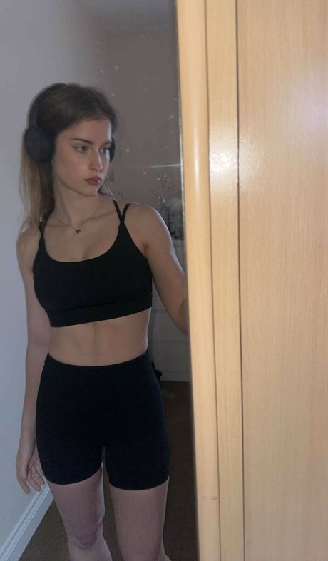 Mira Szalma ポルノスター 画像