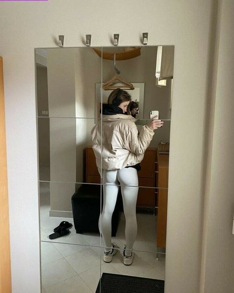 Mira Szalma ホットなスター 写真