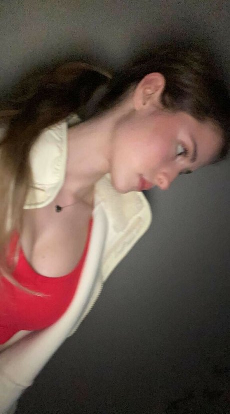 Mira Szalma かわいいスター 写真