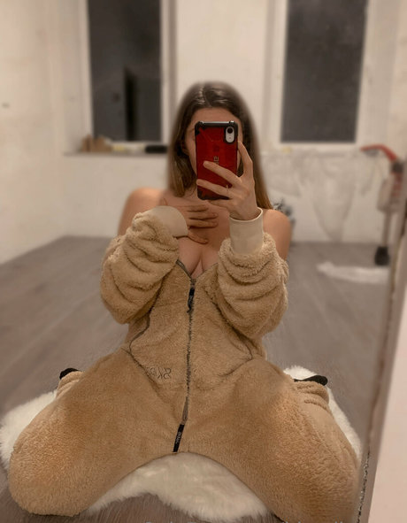 乳首オーガズム オンリーファンズ アダルト無料 写真