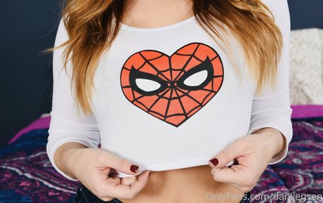 熟女オーガズムオンリーファンズ 美しいヌード 画像