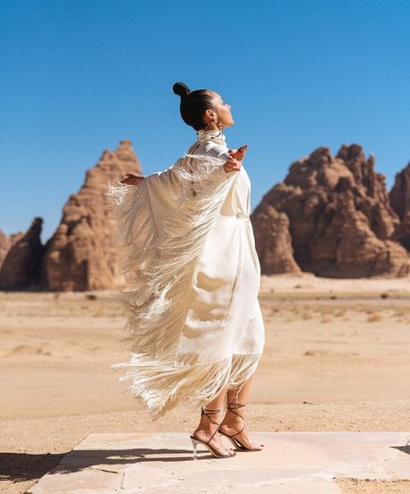 巨乳オナニーオンリーファンズ ホットポルノ 写真