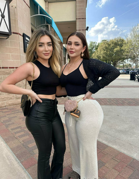 realtaylerhills セックス女優 写真