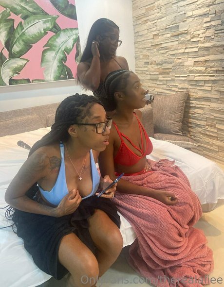 therealaliee ホットなモデル ギャラリー