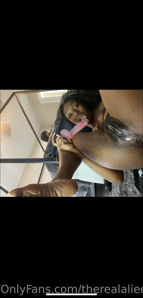 therealaliee ポルノスター 画像