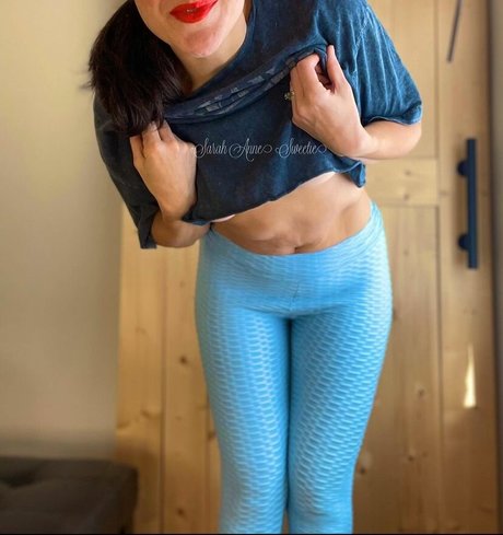 黒髪の熟女オンリーファンズ アダルト 写真