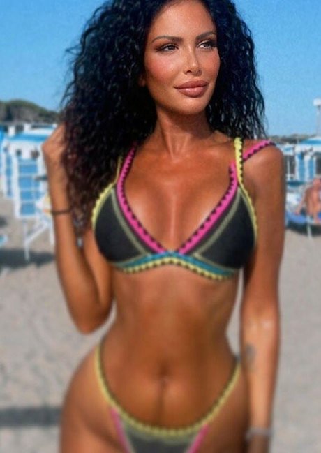 Ginia 900 エロティック女優 アーカイブ