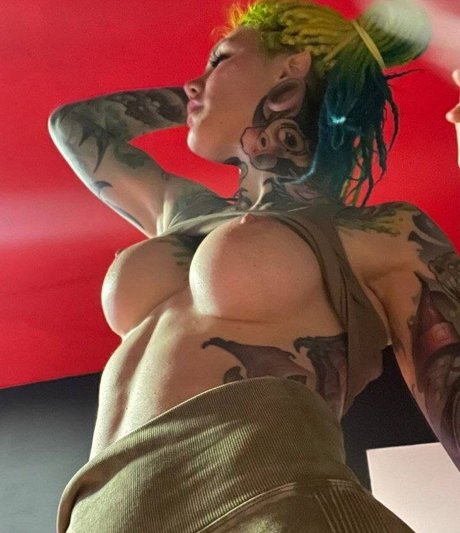 snegga vinni ヌードのポルノスター 写真