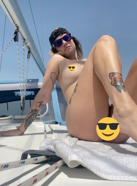 Horsegirldotjpeg 完璧な女優 写真