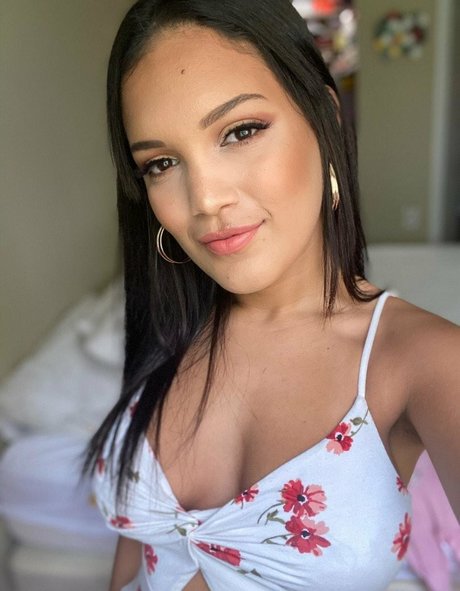 Alina Belle ポルノスター エロティック 写真