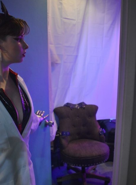 指マン 潮吹き オンリーファンズ 限定 写真