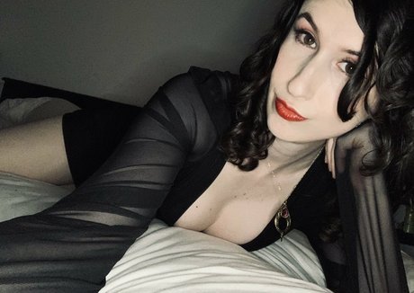 肉厚熟女オンリーファンズ アダルト 写真