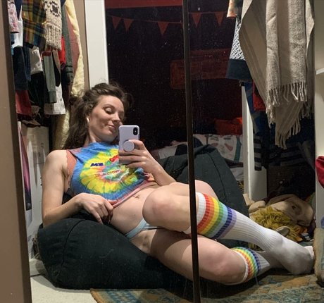 スキニーモデルオンリーファンズ ポルノ 画像