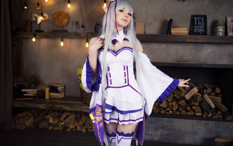 弁護士オンリーファンズ 裸 写真