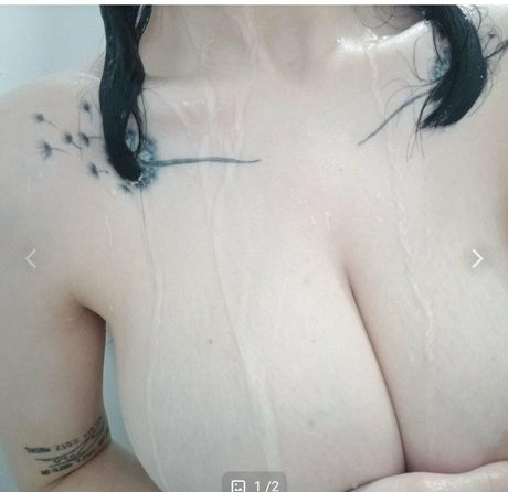 老母オンリーファン セクシー裸 画像