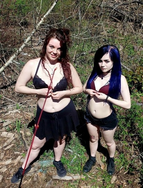 コスプレ フェムボーイ オンリーファンズ セクシー 写真