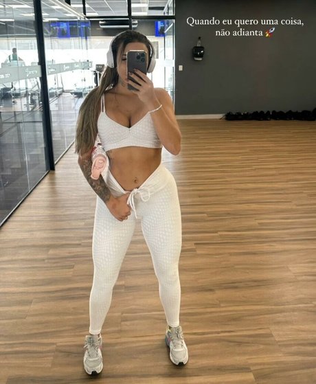 Eduarda Souza 写真集