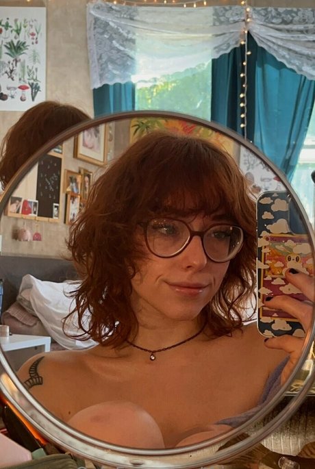 秘書オンリーファンズ セクシー裸 写真