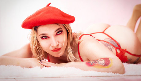 Alexiagwen 裸のポルノスター 画像