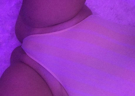 nicolette xx アートスター 写真