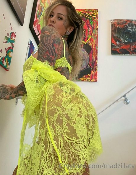 熟女の足オンリーファンズ ホット裸 写真