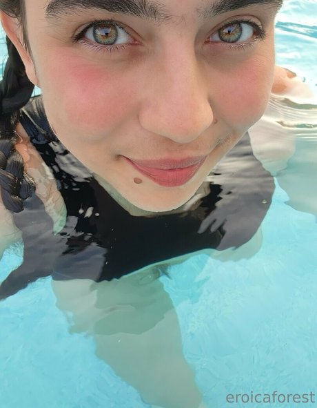 ニューハーフが男とセックスするオンリーファンズ セクシー 写真