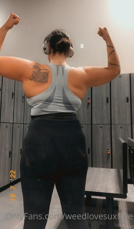 weedlovesuxfree セクシーなポルノスター 画像