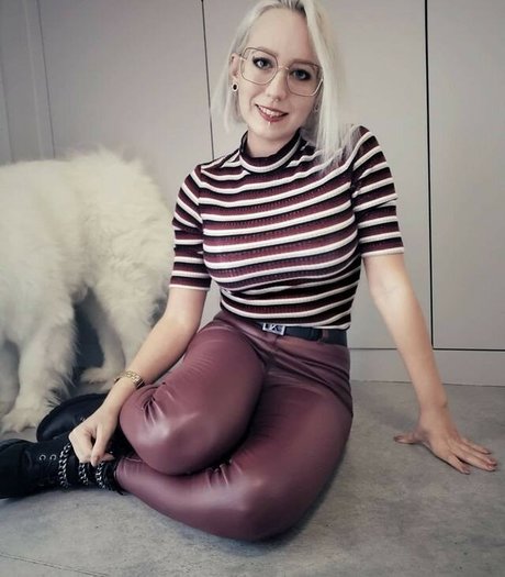 フェイシャルオンリーファンズ ホットxxx 画像