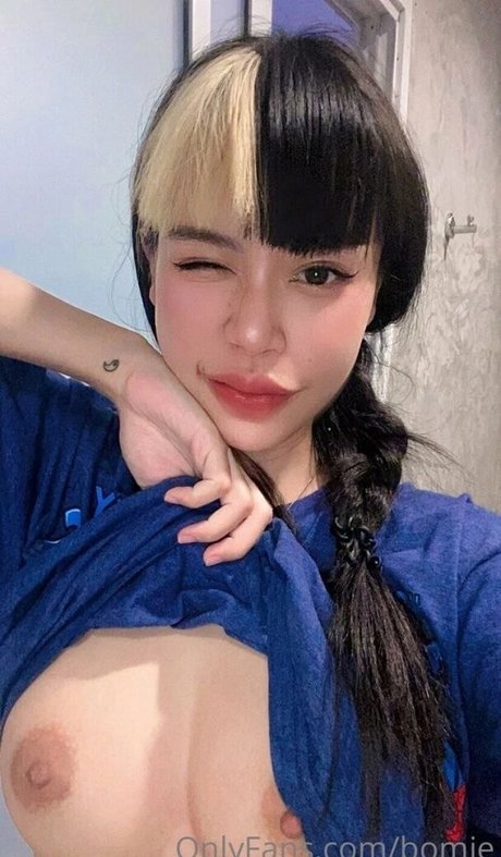 bomiekawakami XXXモデル 画像