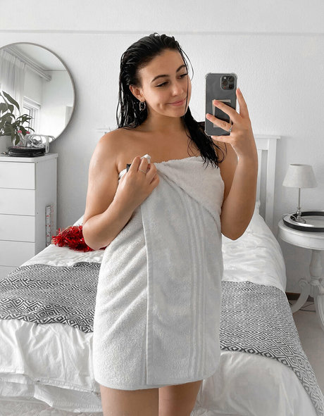 金髪の顔射オンリーファンズ ホット裸 ギャラリー