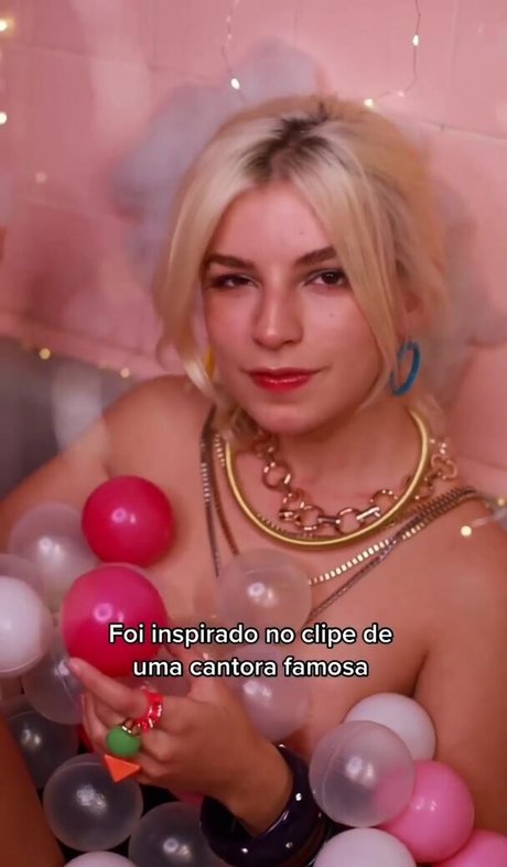 Karina Martins ヌード女優 写真